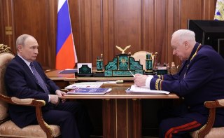 🌐 Путин продлил полномочия Бастрыкина, сотрудник РКН получил условный срок за донат ФБК, «Газпром Арена» отказалась проводить концерт Канье Уэста. Что еще произошло к 18:30 мск:🔹 Политика. Владимир Путин снова продлил полномочия главы СК Александра Бастрык