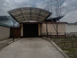 Яккасарой туман 2,7 соток ,0.5 огород бор