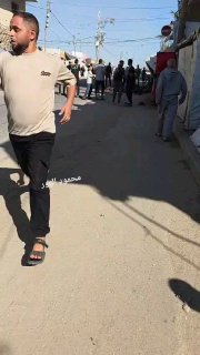 מראות קשים...הרגעים הראשונים לאחר טבח התרחש במחנה נוסייראת במרכז רצועת עזה; כתוצאה מהפצצת הכיבוש של קבוצת פ…