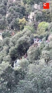 80 נפצעו לאחר שאוטובוס נוסעים נפל לעמק בברצלונה הרשויות הספרדיות הרשמיות הודיעו על התרחשות תאונת דרכים ואוט…