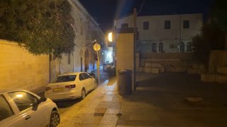 المسجد الأقصى يؤذن لصلاة الفجر