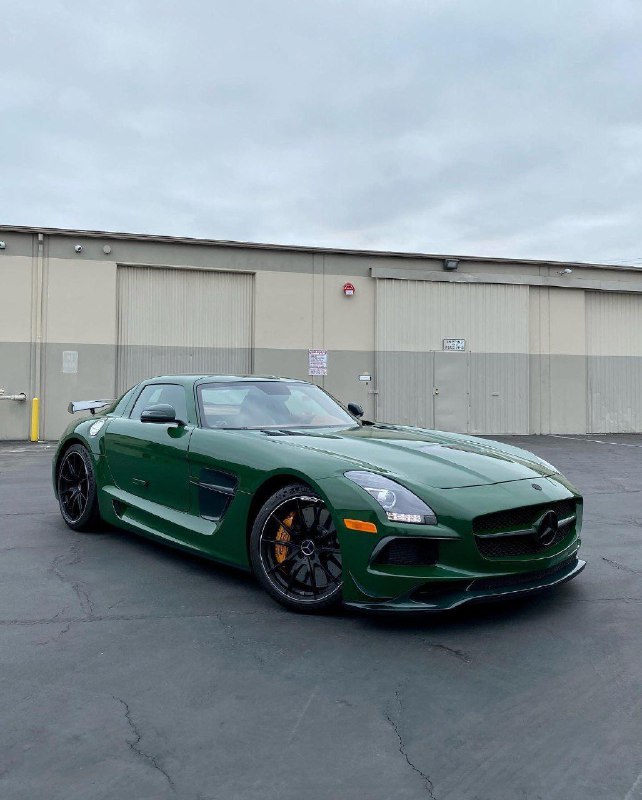 Mercedes SLS AMG black series 8
