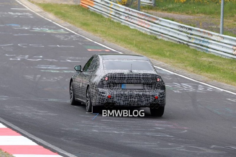 В финале видео про электрокрутые фишки i3 внезапно мелькнул прототип 3 Series G5