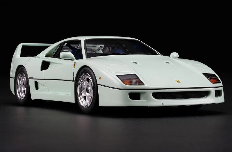 Ferrari представила современную версию суперкара F40 2