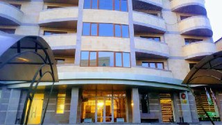 Продажа или Аренда  трехкомнатной кв. в центре