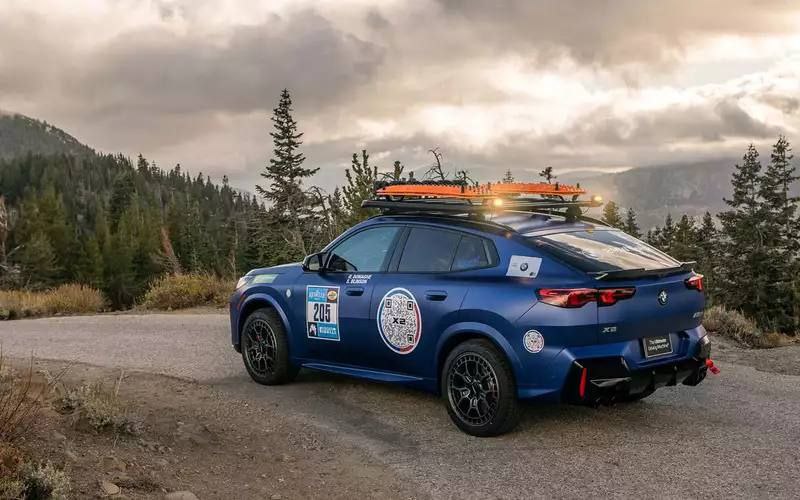 Новый X2 M35i упаковали в раллийный вариант 5