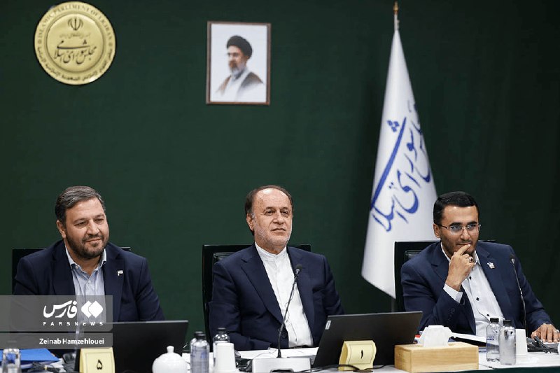 خبرگزاری فارس ✔: سخنگوی هیئت‌رئیسۀ مجلس: کلیات طرح مقابله با نفوذ سرویس‌های اطلاعاتی و دولت‌ها یا نهادهای بیگانه در صحن علنی مجلس تصویب ش