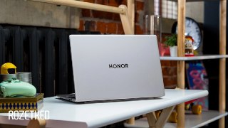 Знак для тех, кто ищет ноутбук для работы и учёбыHonor MagicBook 16 2026 не поразит соседей по парте бешеной производительностью или подсветкой на миллион оттенков. Но свою работу — помочь в повседневных задачах — сделает на ура.Обзор: rozetked.me/reviews/