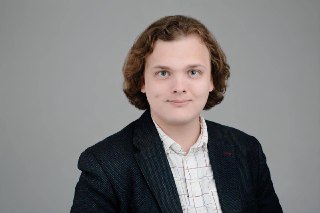 В Москве задержан кандидат на выборы в Госдуму от «Яблока» Артем Снеговский, сообщила пресс-служба партии.По ее данным, задержание связано с административным делом о дискредитации армии. Снеговскому 22 года, он выдвинут на выборы по Люблинскому одномандатн