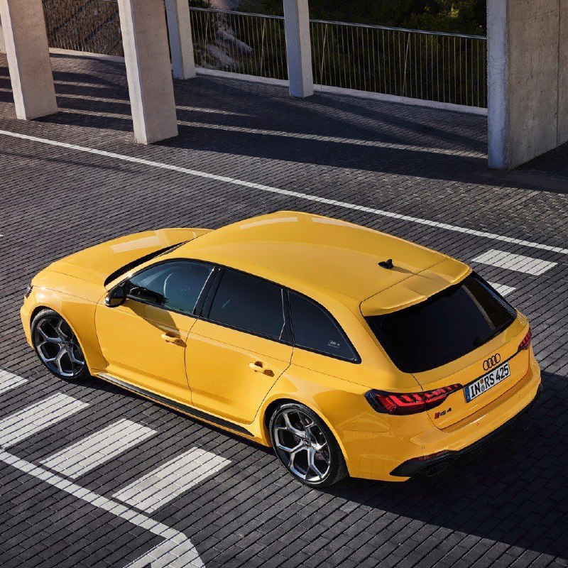 Новая лимитированная Audi RS4 Avant 25 Years Edition 1