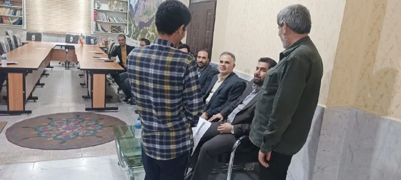 خبرگزاری میزان: دستور اشتغال به کار ۳ مددجو در بازدید مسئولان قضایی دورود از زندان مرکزی شهرستان🔹در راستای اجرای طرح پایش وضعیت زندانیان
