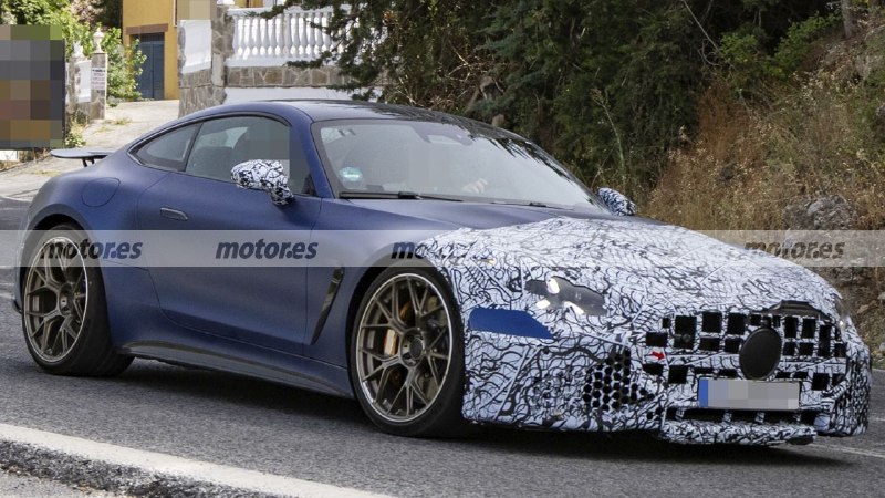 🏎 Ночь - время философских размышлений о быстротечном мире автоспорта. В такие