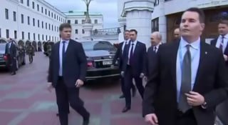 Путин впервые за семь месяцев выехал за пределы столиц и посетил регион17-18 июня Владимир Путин посещает Казань, где проходит саммит Россия-АСЕАН. Это первая подобная поездка в регион за последние семь месяцев, сообщает Faridaily. Столь продолжительных пе