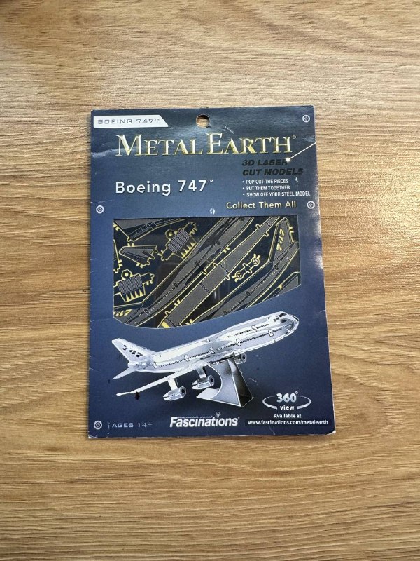 Сборная модель 3D самолета из металла. 25 лари.