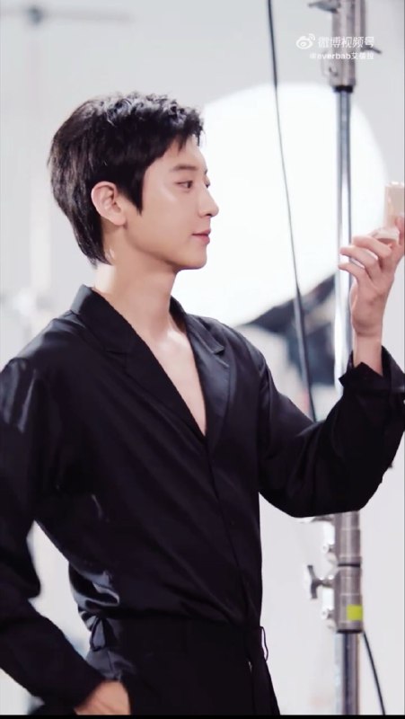 𝑻𝒐 𝒀𝒆𝒐𝒍𝒊𝒆🍒: ㆐ ִꫂ᭪݁ ׄ ࣪˳ EVERBABآپدیت ویبوی Everbab با چانیول"سلام همگی! امروزم سر ست فیلمبرداری حسابی مشغول کارم، اما خوشبختانه این
