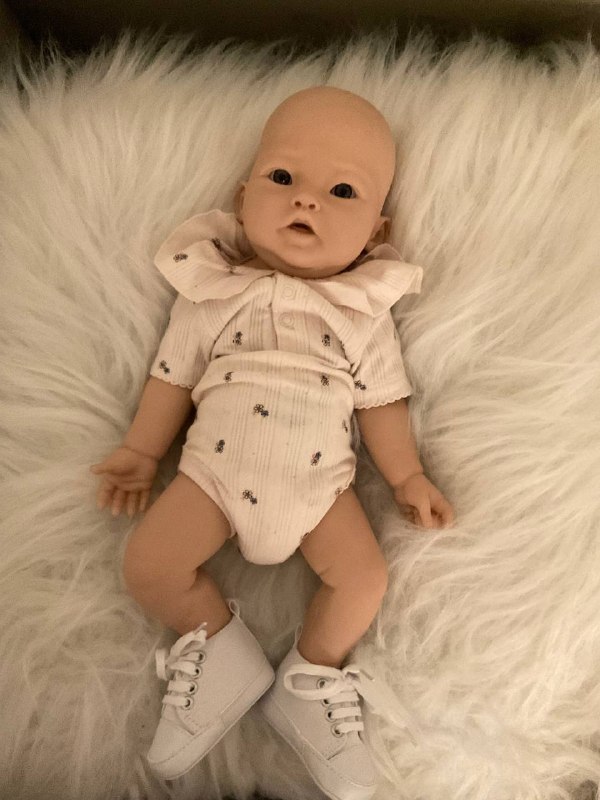 Силиконовая кукла Reborn настоящая фон соска обувь бутылочка одежда стоит 500 — фото 1