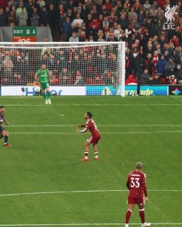 🎥 The slow motion scene of Soboslay's super goal in last night's match between Liverpool and Tottenham