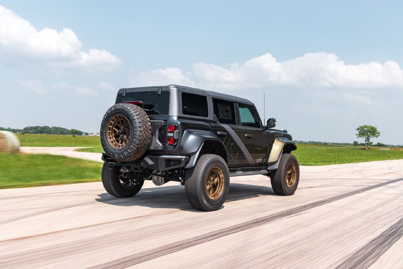 Hennessey сделала спецверсии Ford Bronco Raptor и F-150 Raptor в честь дня независимости США 3