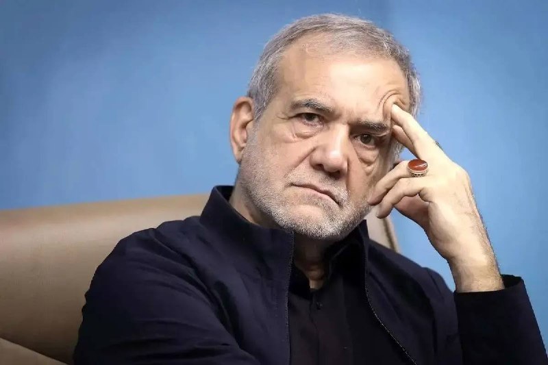 پاسارگاد نیوز KFP: پوزیده: پول نداریم، درآمد نداریم، در جنگ زدند و خراب کردند و حتی نمیتوانیم به آنها که بیکار شدند پولی بدهیم. او افزود: