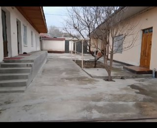 Уй сотилади 5.5 сот. Бошка бизнес учун хам кулай локацияда