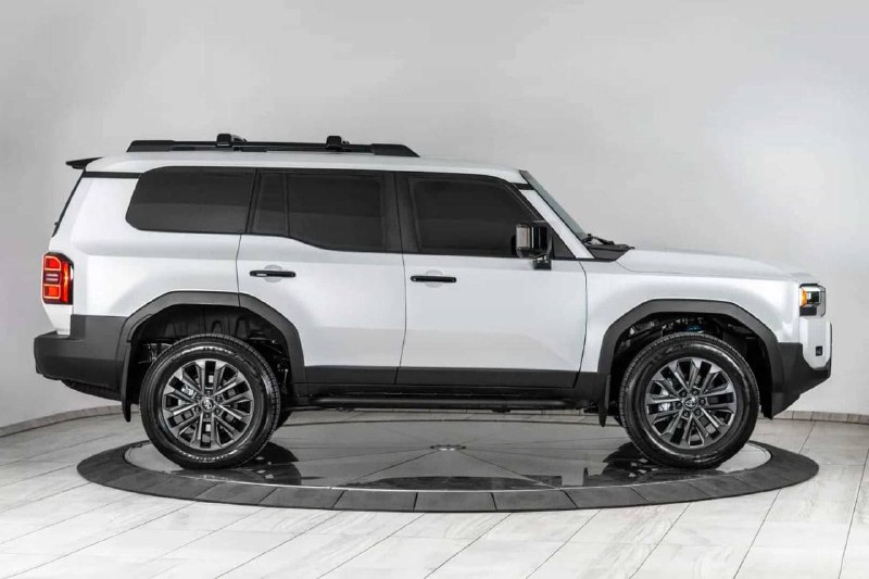 Toyota Land Cruiser превратился в пуленепробиваемую крепость, которую не смогут разрушить даже грана 2