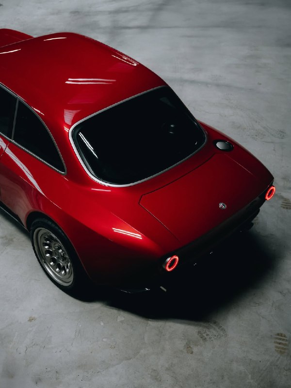 Модель totem GT Super отдает дань уважения легендарному Quadrifoglio от Alfa Romeo — четырехлистному 6