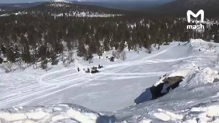 Пятеро туристов на снегоходах пропали в Пермском крае — люди не вернулись с катаний, от них нет вестей четвёртый день.По данным Mash, группа приехала из Уфы в деревню Золотанка Красновишерского района на машинах. Они выехали 20 числа, в прошлую пятницу. 24