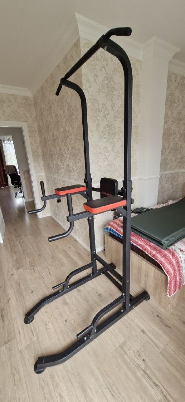 Продаю турник 4 в 1 для дома в отличном состоянии.