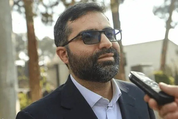 صراط نیوز | seratnews: 🟢 نظرسنجی سقاب اصفهانی در توییتر درمورد ۳ طرح بنزینی دولت🔹سقاب اصفهانی با اشاره به کسری ۱۵ میلیارد لیتری بنزین و دشواری 