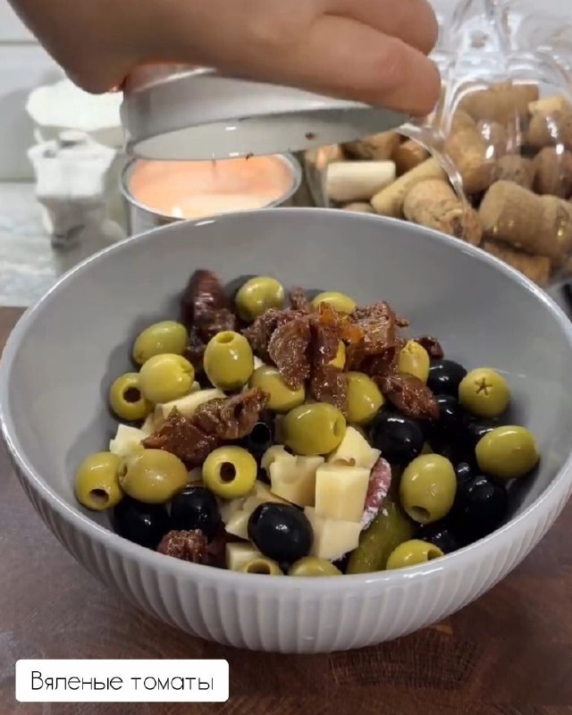 Быстрые закуски под бокал вина: что приготовить на ужин без усилий