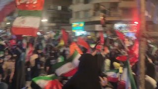 🎦 ההתלהבות של תושבי מידאן דאר עם המוזיקה של היידר היידר בכיכר אלגינל בטהרן