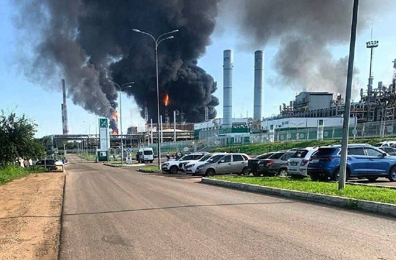Unmanned Systems Forces commander Magyar claimed 9 more Russian shadow fleet tankers were hit in the Sea of Azov overnight, bringing the 72-hour total to 21 vessels: 19 tankers, 1 cargo ship and 1 ferry. He said 53 military targets were struck overnight.