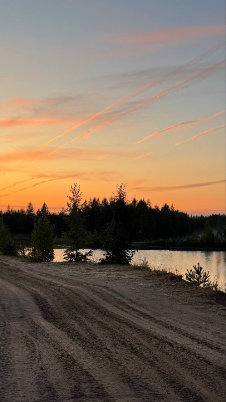 Кто не проспал, тот поработал и на красивый рассвет посмотрелКто не проспал, тот поработал и на красивый рассвет посмотрел