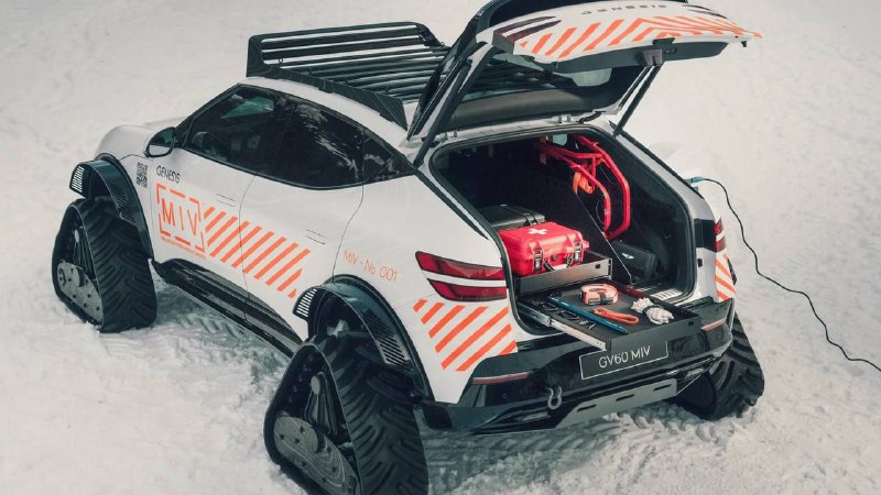 Из Genesis GV60 сделали спасательную машину на гусеницах