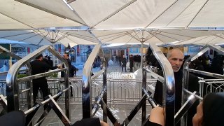 הכנות בכניסה לקבר מנהיג הרוג; הוזכרו משהד וירושלים