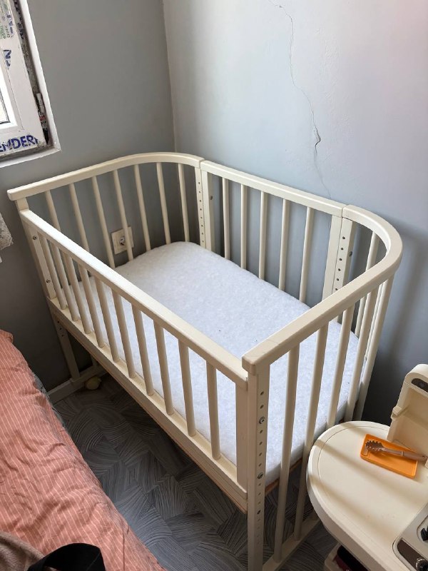 Детская кроватка до 1 года, приставная овальная