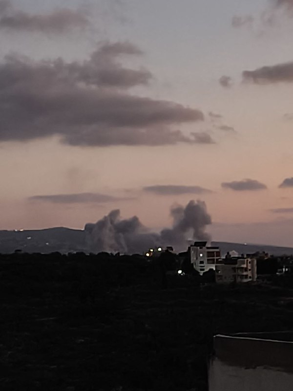 דחוף: מטוסי הכיבוש פתחו בשתי פשיטות על העיירה מנצורי, דרומית ללבנון.