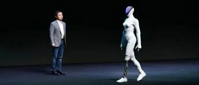 Oops😕～小鹏发布的这个iron woman胸比我大！😡
