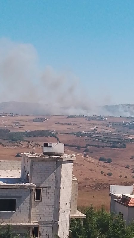 דחוף: הכיבוש הישראלי שורף בתים ורכוש בעיירה איינאתה, דרומית ללבנון.