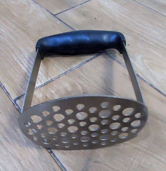 Давилка для картофельного пюре