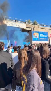 חקלאים על טרקטורים מוחים באיטליה בשל עליית המחירים חקלאי בעלי חיים וסטודנטים הצטרפו להפגנות בדרום הארץ. המש…