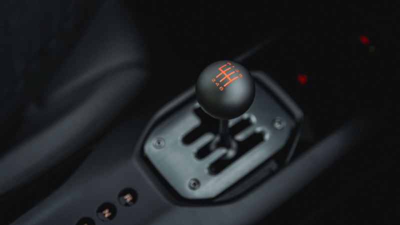 🚗⚡Сегодня в мире автолегенд произошёл небольшой скачок – Ferrari снова обратила