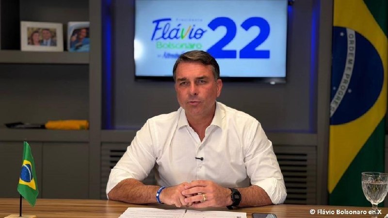 בעלות הברית והמפלגות הפוליטיות העיקריות שתמכו במועמד האופוזיציה הימני, פלביו בולסונארו, בסיבוב השני של הבחי…
