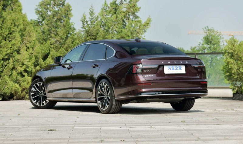Volvo начала продажи обновленного S90 2