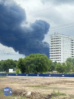 🗓 Власти отрицают «нефтяные дожди» и не собираются раскрывать адреса убежищ, МИД анонсировал новые мощные удары по Украине. Что нового после атаки на Московский НПЗ:🔹 Пожар на НПЗ в Капотне после атаки украинских дронов «в основном локализован», заявил мэр