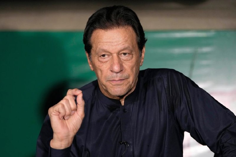 خبرپو: 🔸 عمران خان از بیمارستان به زندان بازگردانده شد، هوادارانش خیابان را گل باران کردند👈 برای نمایش مطلب اینجا کلیک کنید@kha