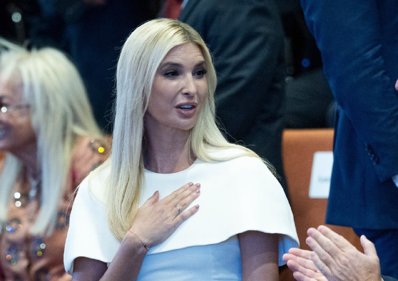 اخبار جنگ ایران امریکا: 🇺🇸 ایوانکا ترامپ درباره تغییر دین خود: «برکتی عظیم»دختر پرزیدنت ترامپ پیش از نامزدی با جرد کوشنر به یهودیت گروید و آن را