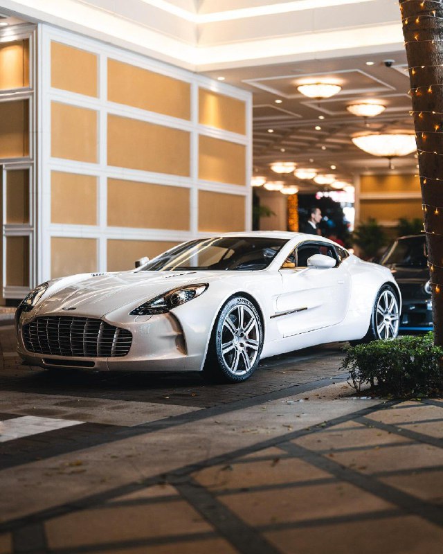 Aston Martin One-77👌