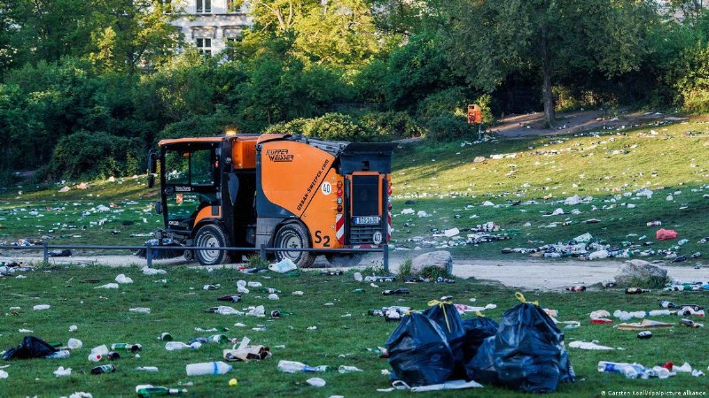 Больше не беден и не сексуален. Привлекательность Берлина для жителей Германии за 20 лет упала вдвое В 2003 году тогдашний правящий бургомистр Берлина Клаус Воверайт произнес фразу, которая быстро ушла в народ: "Берлин беден, но сексуален" (Berlin ist arm,
