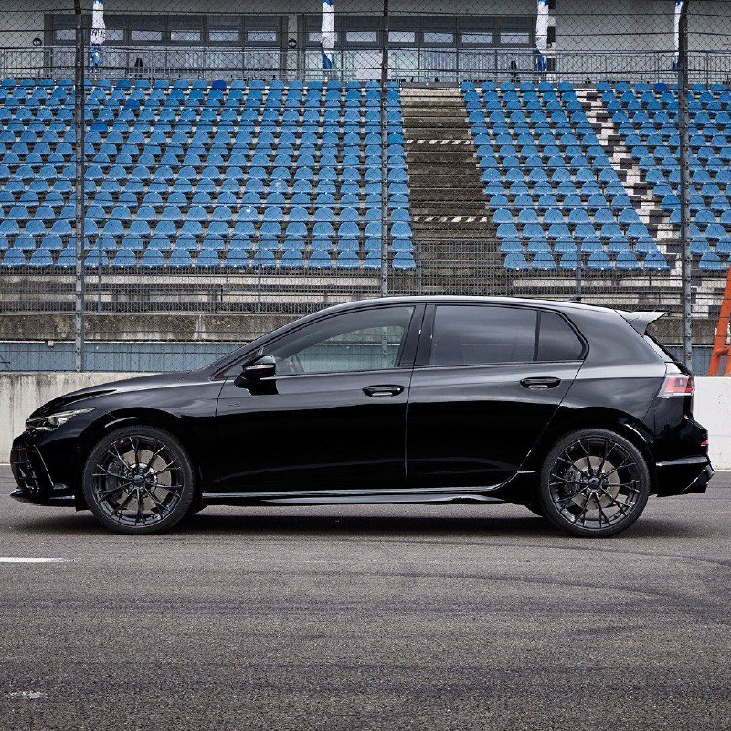 Новый Volkswagen Golf R 3